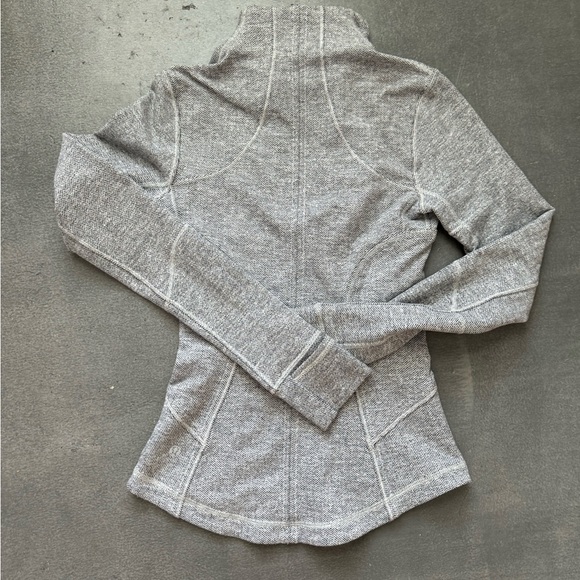 Lululemon Forme Jacket || Size 2 - Picture 3 of 4